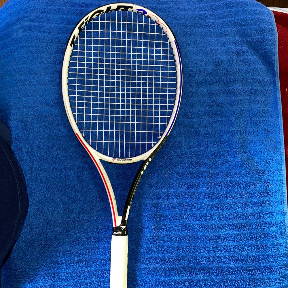Tecnifibre T-fight 300 tennis racket